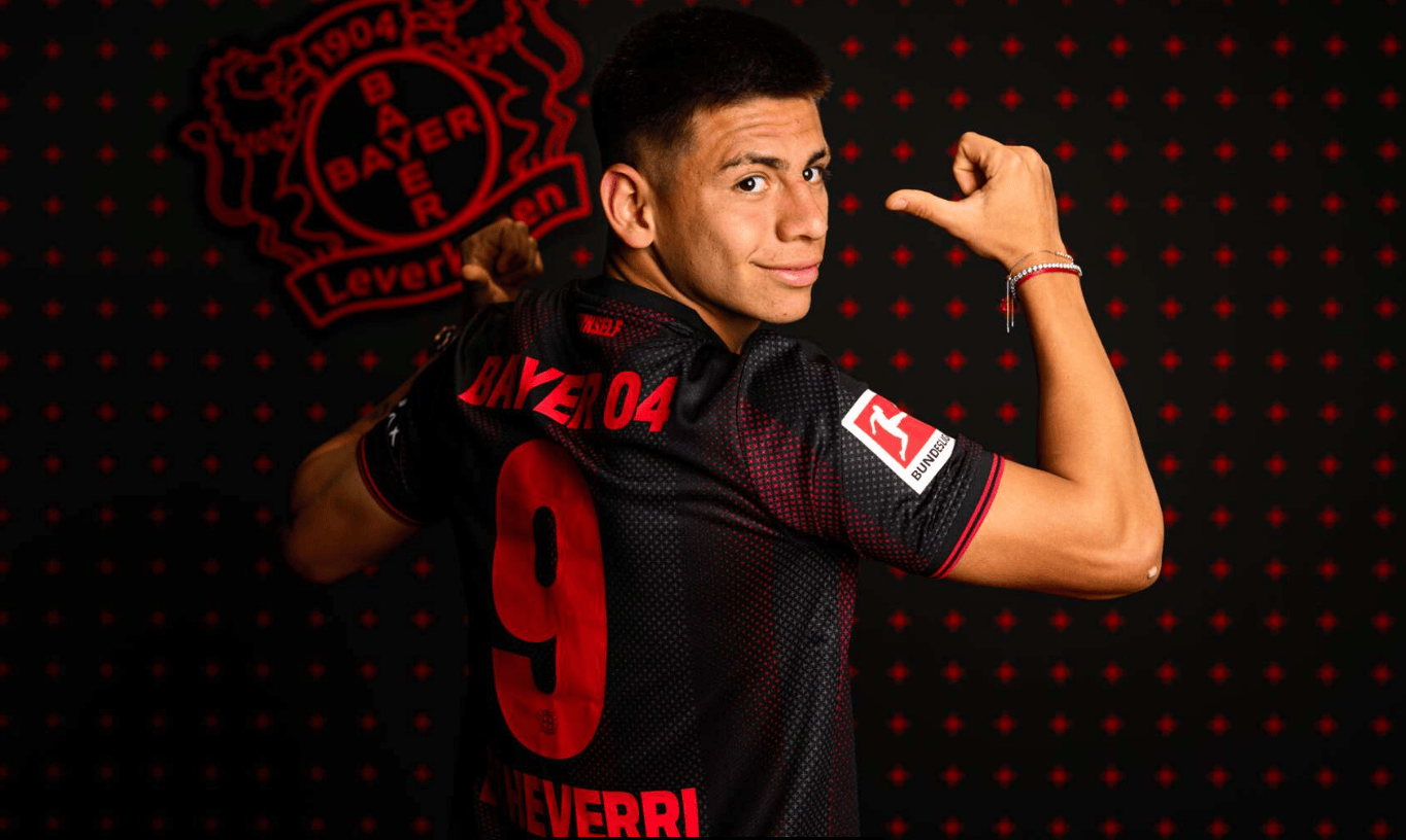 官方：勒沃库森租借曼城未来之星1年 他将身披药厂9号